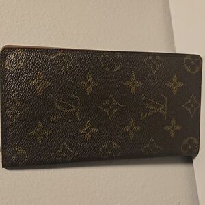 Louis Vuitton Monogram Long Wallet Bifold